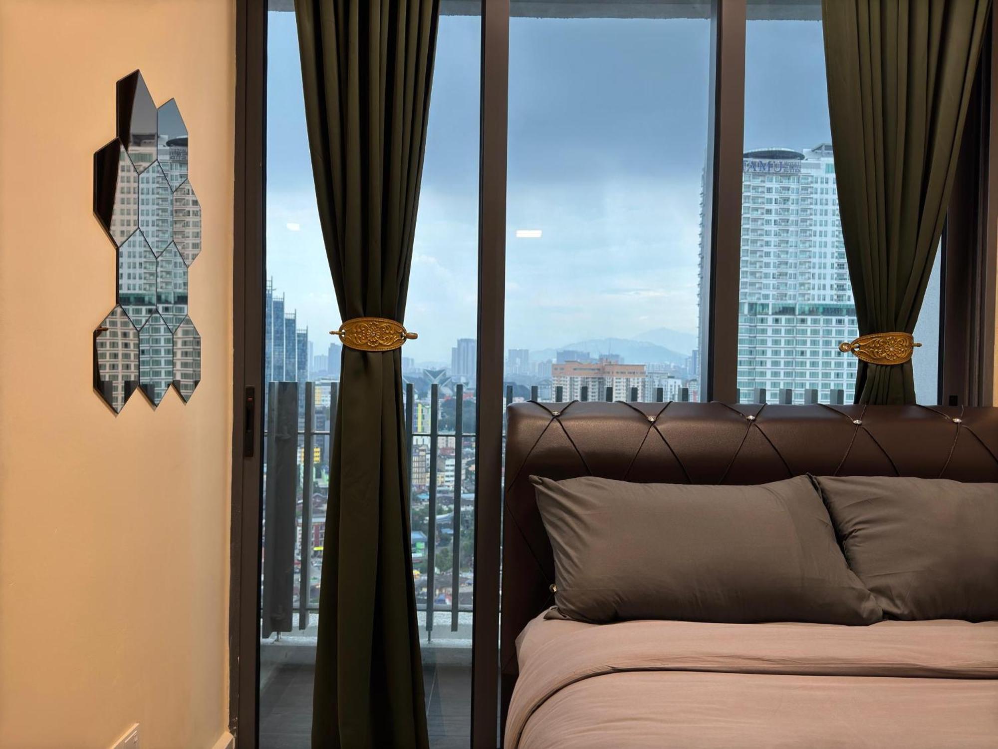 The Luxe By Infinitum Klcc By Casabellestay Apartment *